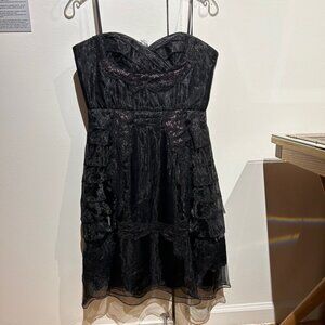 Beautiful BCBG lace dress NWT Size 4